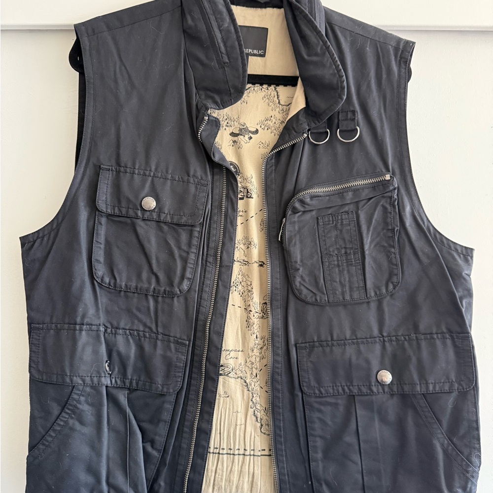 Banana Republic Archives Black Photographer’s Vest
